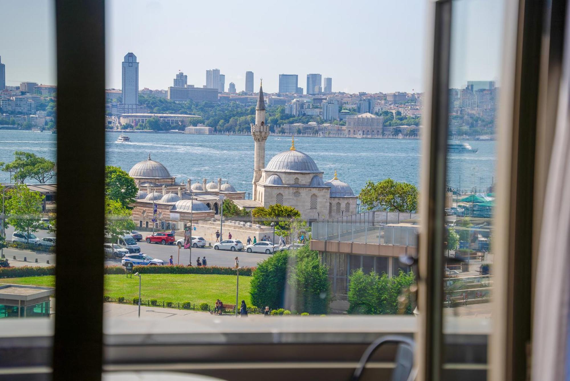 The Palm Bosphorus Hotel Istanbul Exterior photo