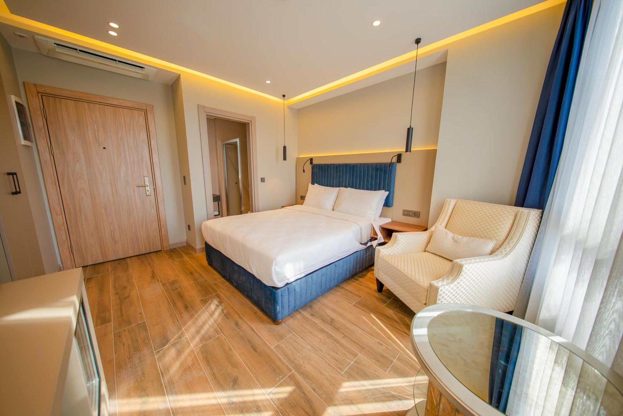 The Palm Bosphorus Hotel Istanbul Exterior photo