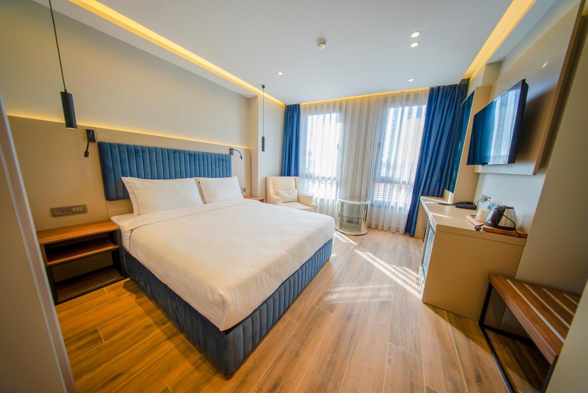 The Palm Bosphorus Hotel Istanbul Exterior photo